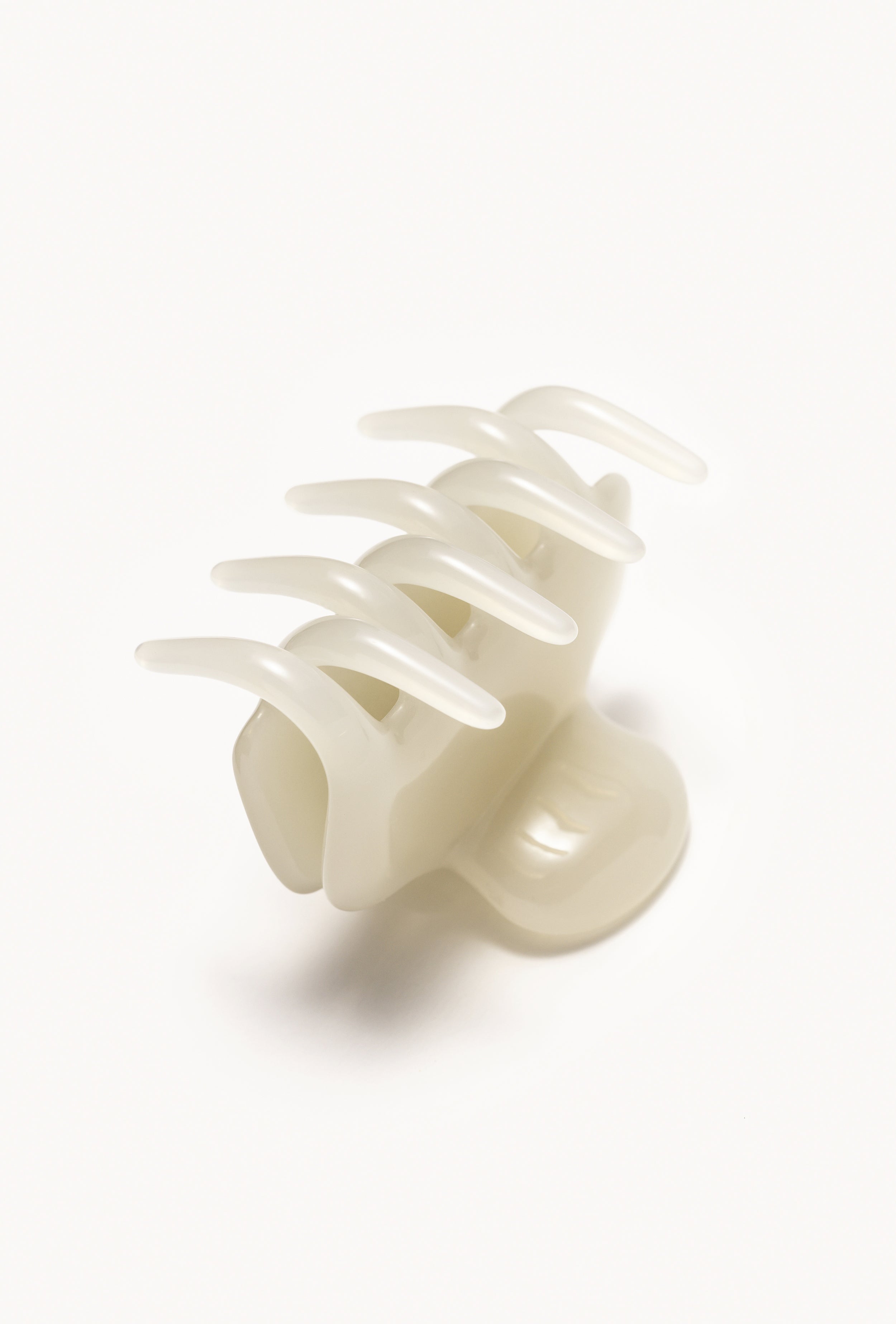 No. 5 Claw Clip - Alabaster – Undo Hairware